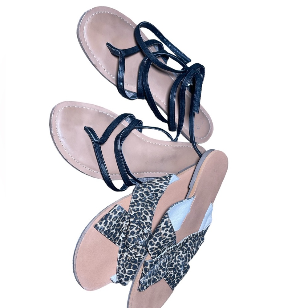 Size 8 2 pairs flip flops